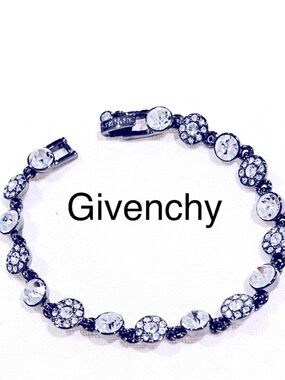 💎Authentic vintage Givenchy
Crystal Stone Link Flex
Bracelet